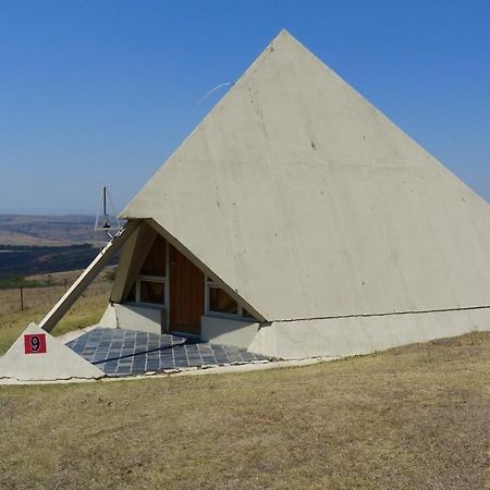 Pyramids Motel Van Reenen ภายนอก รูปภาพ