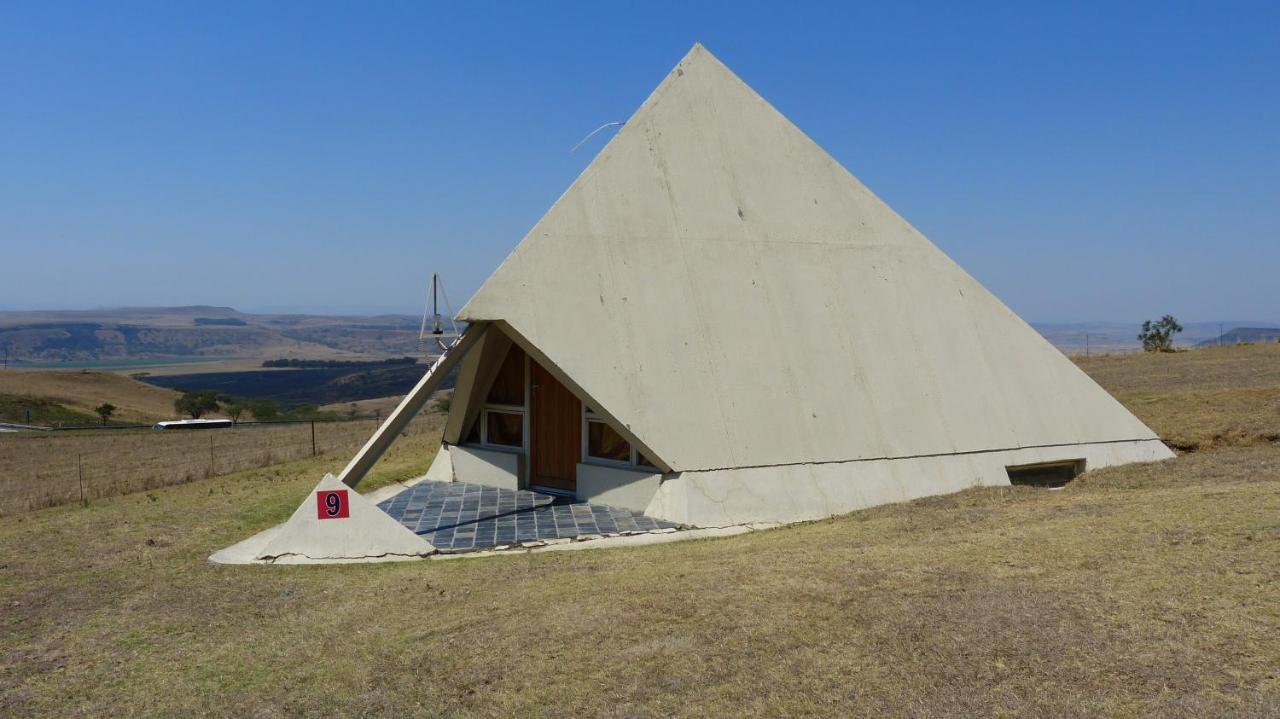 Pyramids Motel Van Reenen ภายนอก รูปภาพ