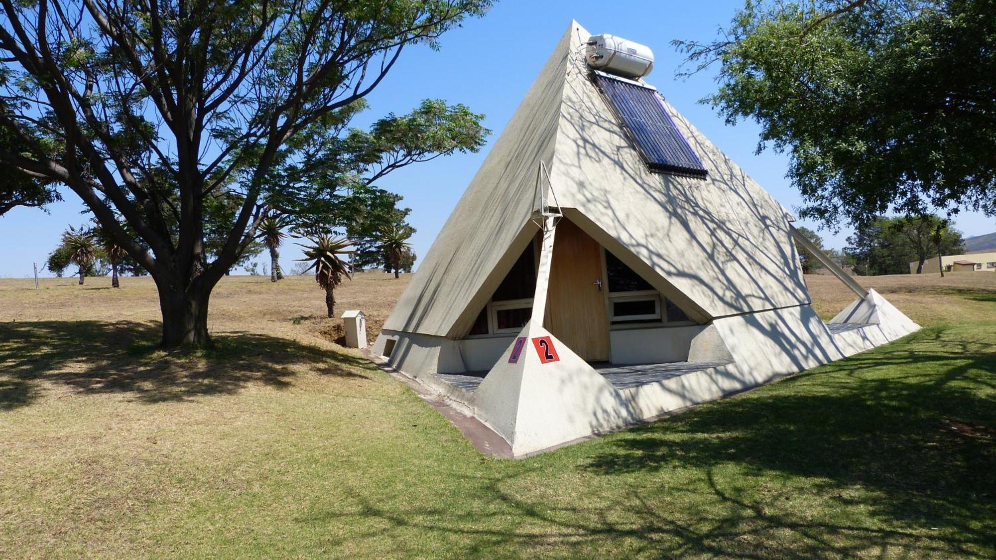 Pyramids Motel Van Reenen ภายนอก รูปภาพ