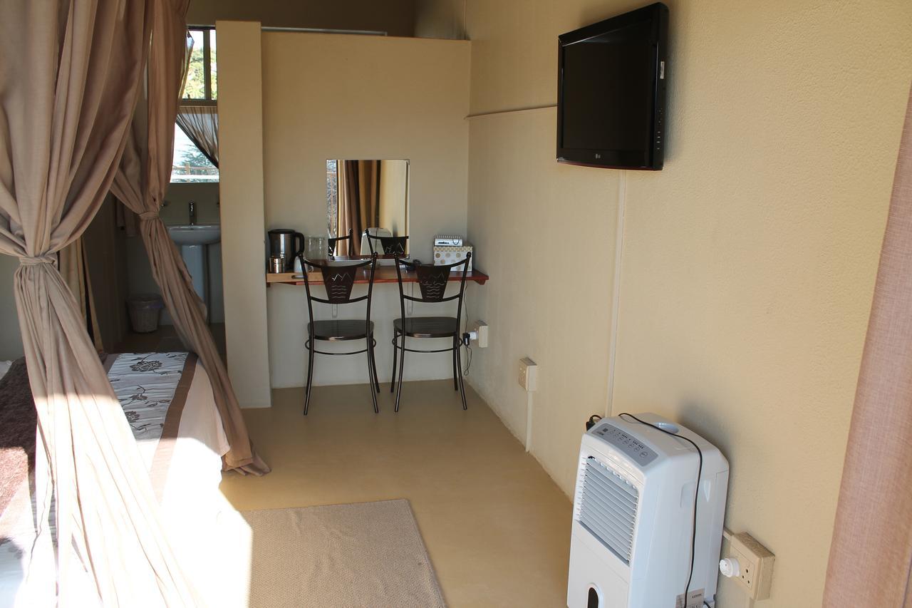 Pyramids Motel Van Reenen ภายนอก รูปภาพ