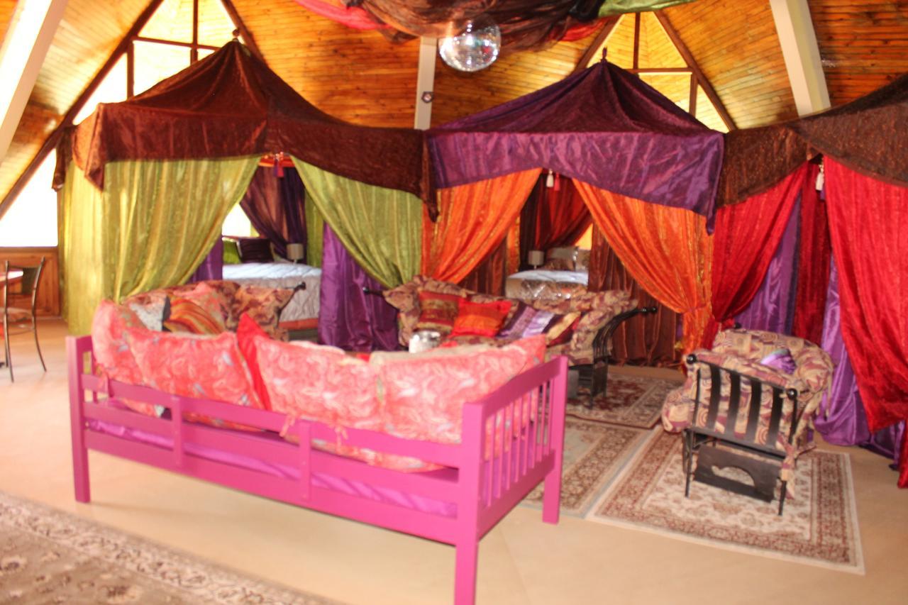 Pyramids Motel Van Reenen ภายนอก รูปภาพ