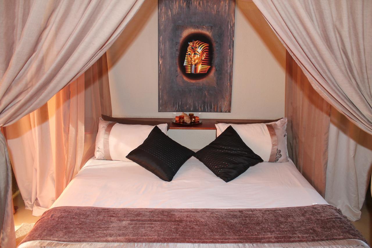 Pyramids Motel Van Reenen ภายนอก รูปภาพ