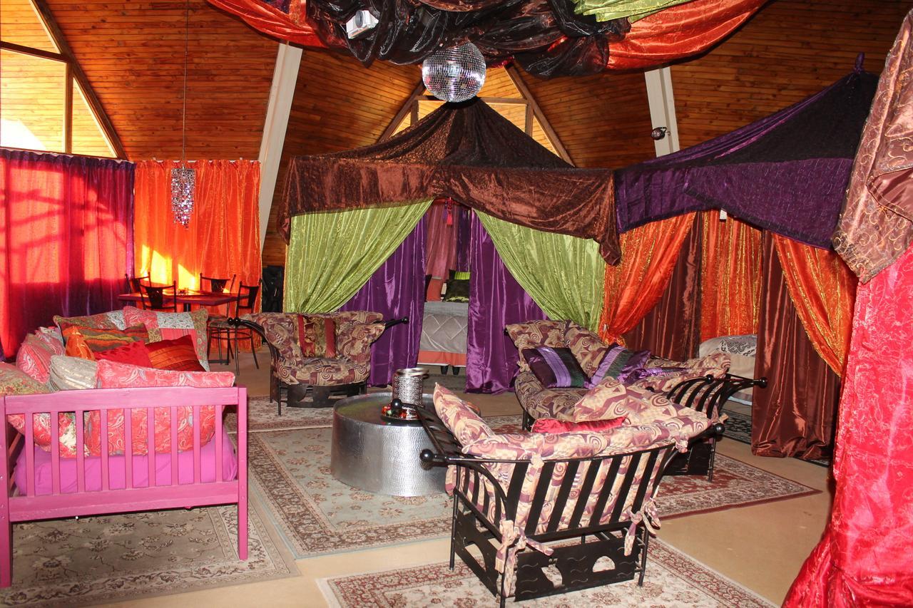 Pyramids Motel Van Reenen ภายนอก รูปภาพ