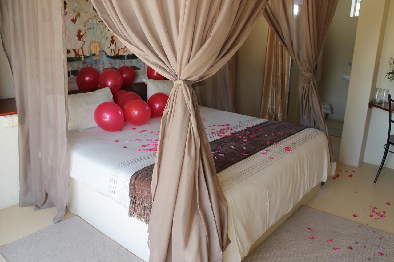 Pyramids Motel Van Reenen ภายนอก รูปภาพ