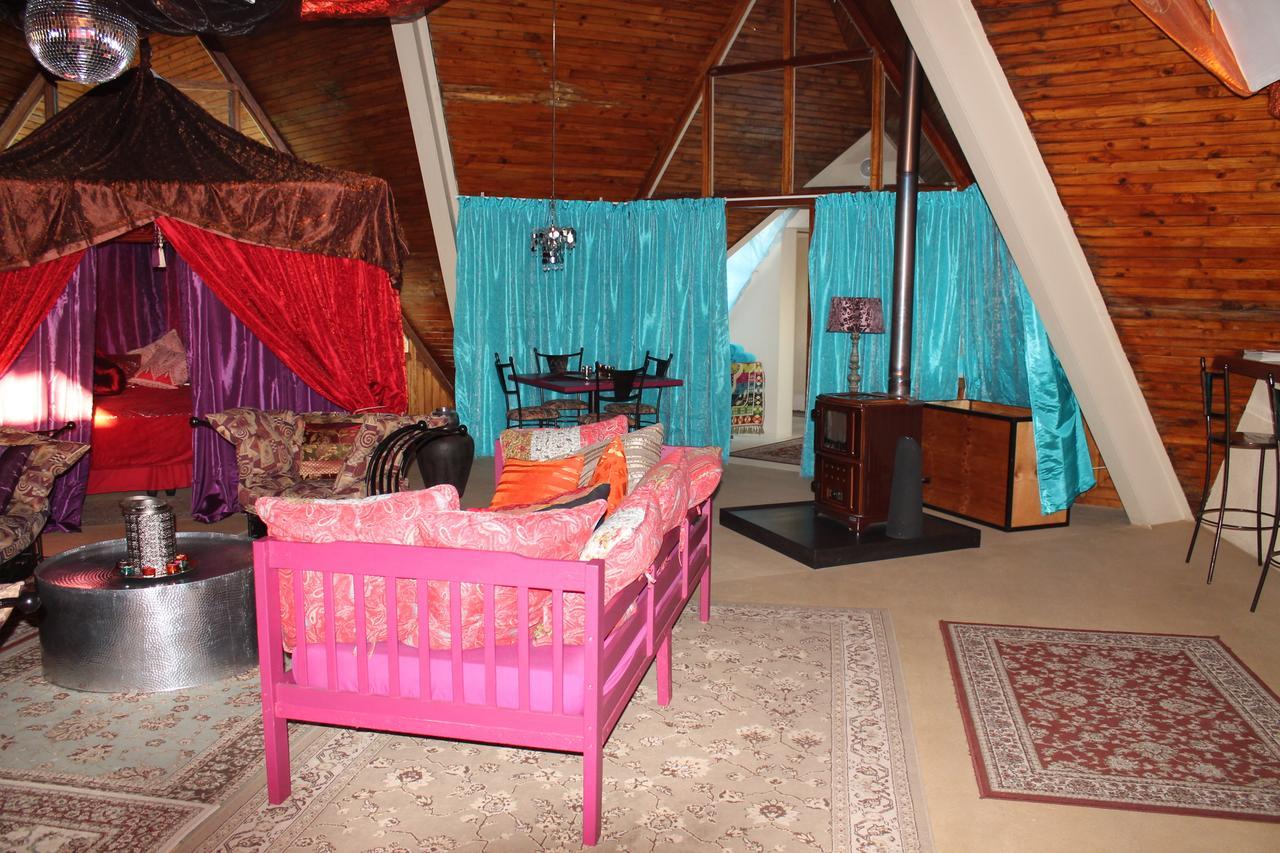 Pyramids Motel Van Reenen ภายนอก รูปภาพ