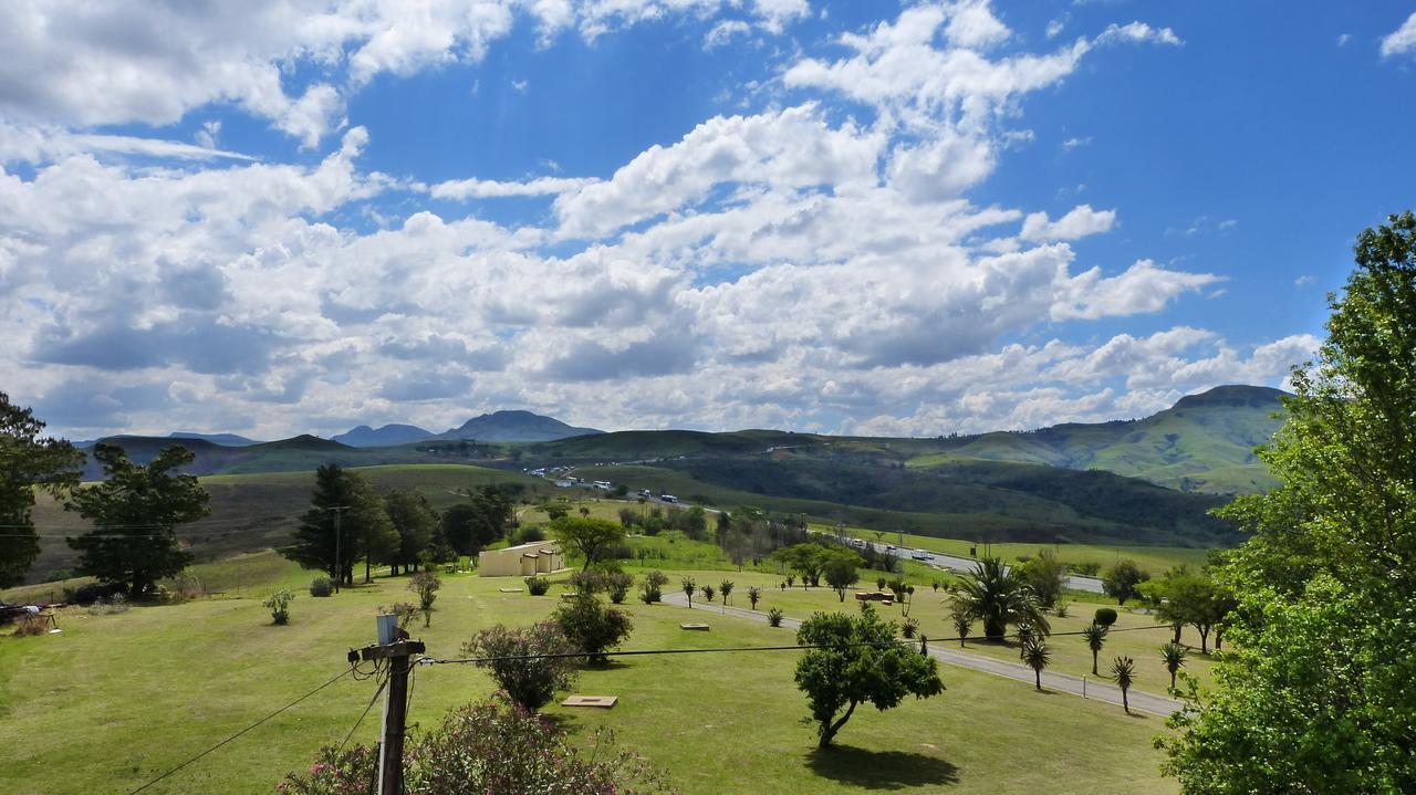 Pyramids Motel Van Reenen ภายนอก รูปภาพ