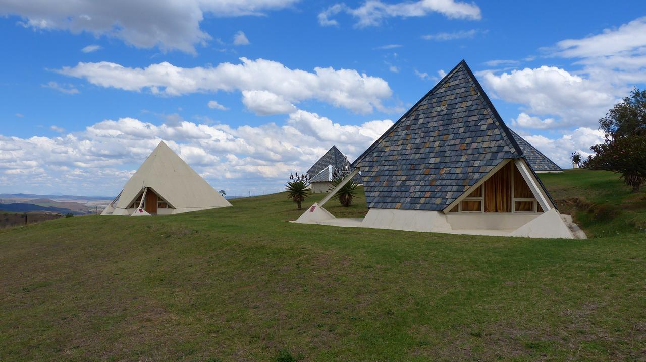 Pyramids Motel Van Reenen ภายนอก รูปภาพ